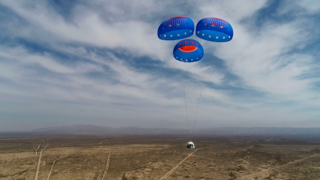 Lądowanie kapsuły New Shepard na 3 otwieranych automatycznie spadochronach