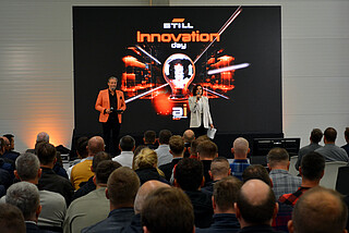 Artur Olejniczak i Joanna Bojarojć podczas inauguracji piątej edycji STILL Innovation Day