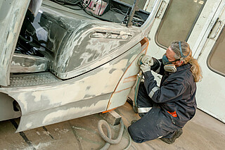 Wózki używane STILL podczas remontu – odświeżenie powłok lakierniczych