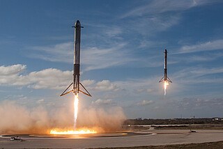 Czego uczy nas Falcon Heavy?