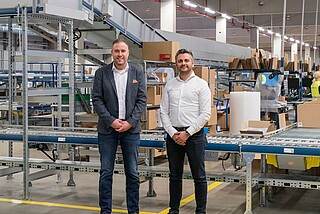 Procesy magazynowe w centrum dystrybucji w Wetzlar są realizowane w oparciu o zintegrowane technologie wózków widłowych STILL oraz przenośników i regałów firmy SSI Schäfer.