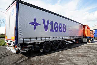 Samochód ciężarowy firmy transportowej V1000